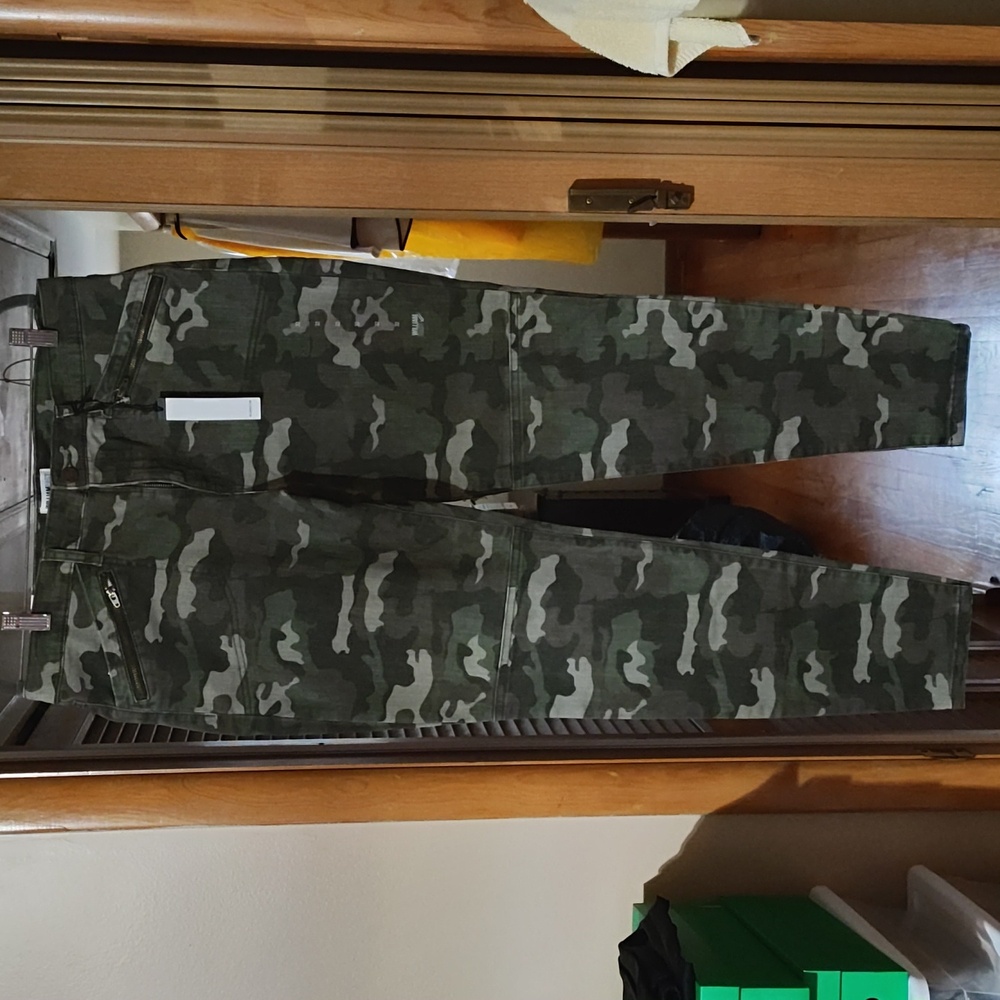 Jean's camafaloug green brown